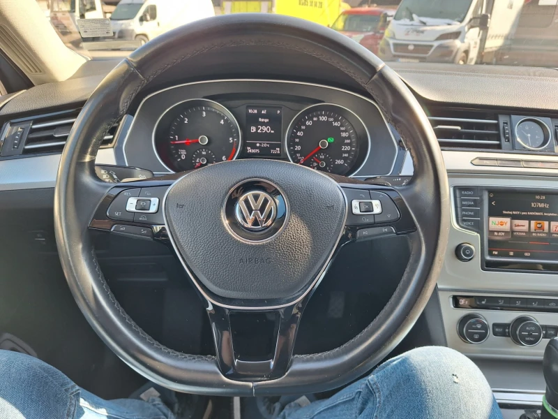 VW Passat, снимка 8 - Автомобили и джипове - 49219498