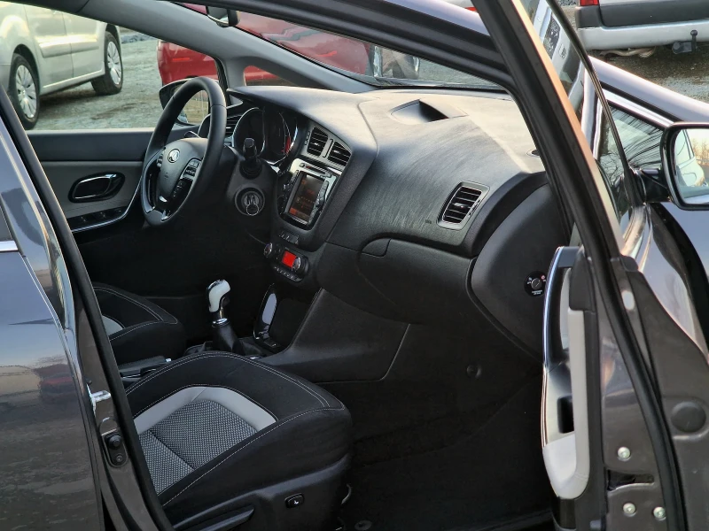 Kia Ceed 1.6CRDI* NAVI, снимка 8 - Автомобили и джипове - 49432663