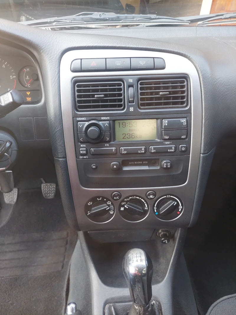 Toyota Avensis, снимка 11 - Автомобили и джипове - 52102098