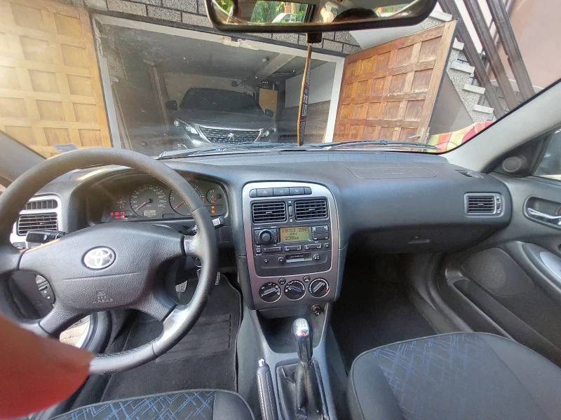 Toyota Avensis, снимка 8 - Автомобили и джипове - 52102098