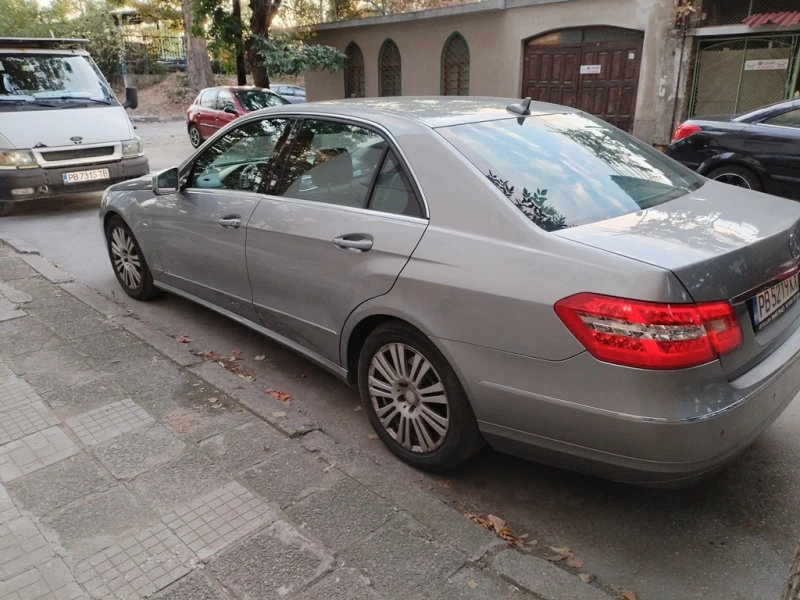 Mercedes-Benz E 200, снимка 6 - Автомобили и джипове - 51897673