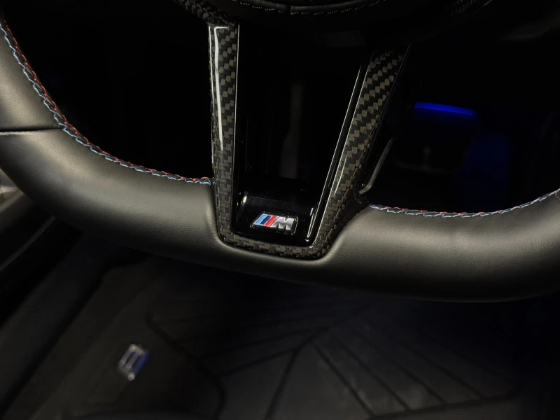 BMW M8 Competition* Facelift* Akrapovic* B&W * HeadUp 950, снимка 13 - Автомобили и джипове - 52332146