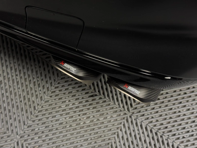 BMW M8 Competition* Facelift* Akrapovic* B&W * HeadUp 950, снимка 16 - Автомобили и джипове - 52332146