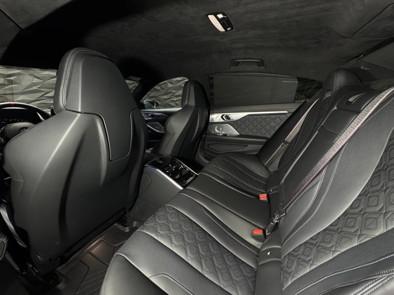 BMW M8 Competition* Facelift* Akrapovic* B&W * HeadUp 950, снимка 8 - Автомобили и джипове - 52332146