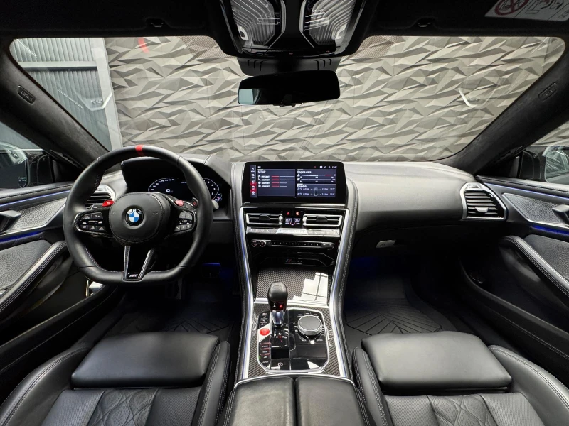 BMW M8 Competition* Facelift* Akrapovic* B&W * HeadUp 950, снимка 5 - Автомобили и джипове - 52332146