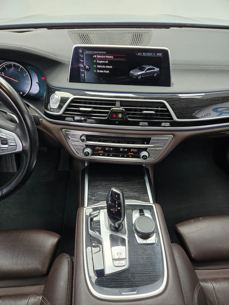 BMW 750 750i* xDrive* Обслужена* 24 МЕСЕЦА ГАРАНЦИЯ, снимка 11 - Автомобили и джипове - 53120548