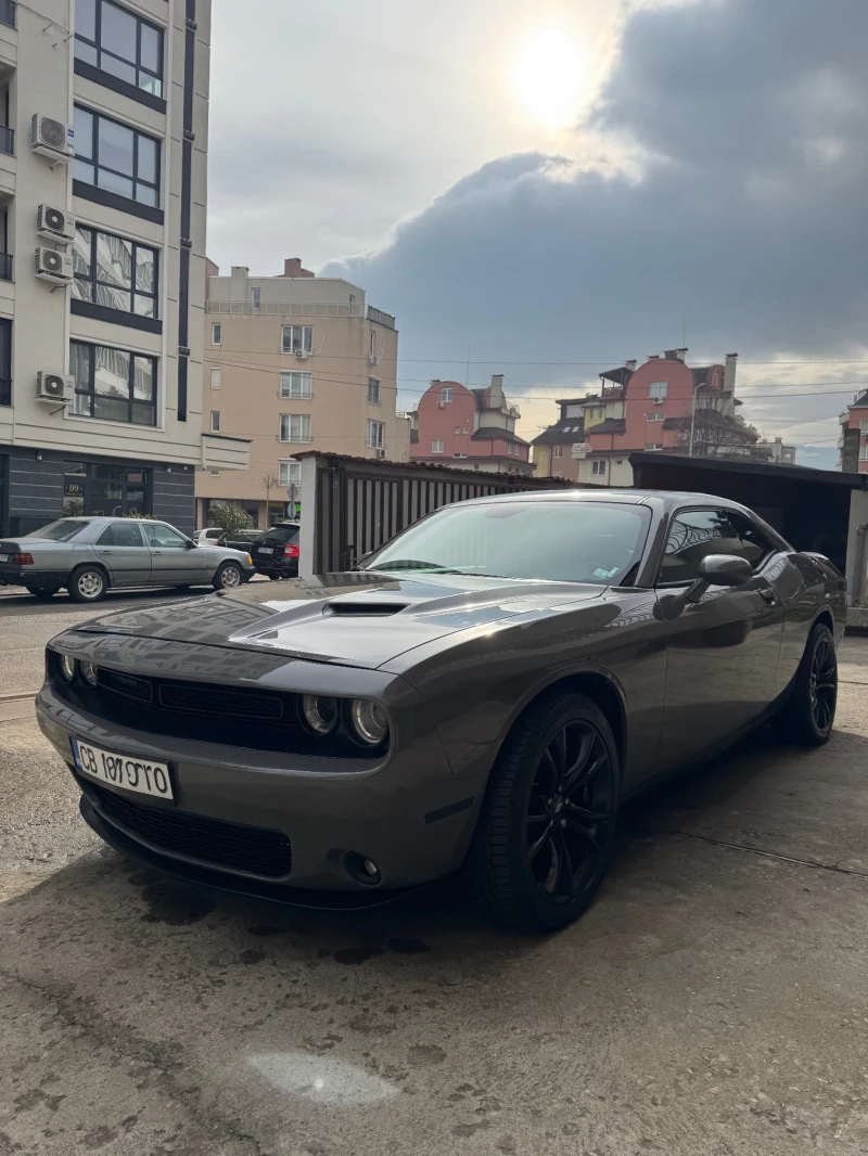 Dodge Challenger, снимка 2 - Автомобили и джипове - 53220686