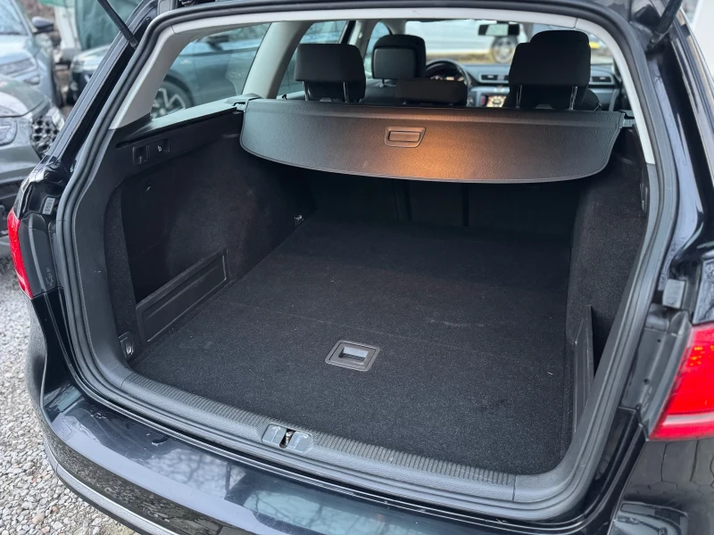 VW Passat 2.0TDI* Highline* LED* Germany, снимка 10 - Автомобили и джипове - 53483389