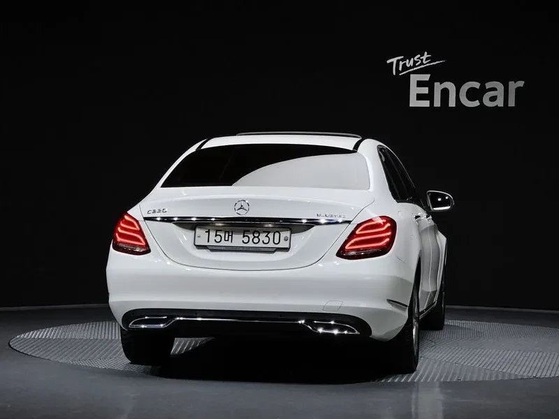 Mercedes-Benz C 220 Avantgarde - САМО 30% АВАНС, снимка 4 - Автомобили и джипове - 55986503