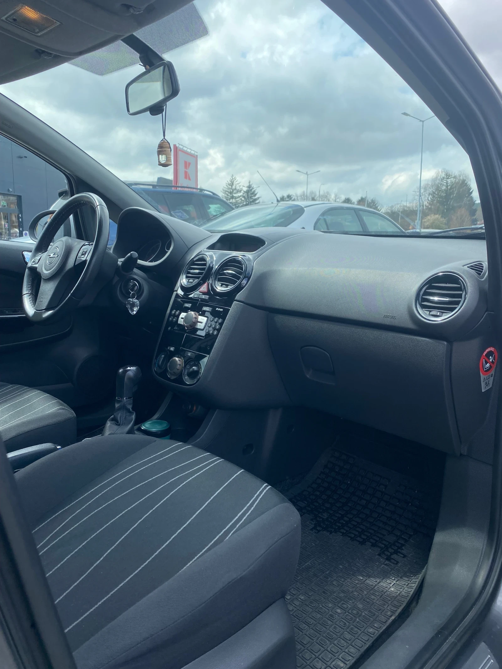 Opel Corsa 1.3i - изображение 8