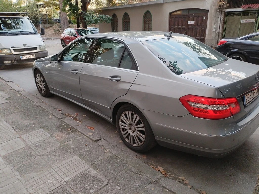 Mercedes-Benz E 200  - изображение 6