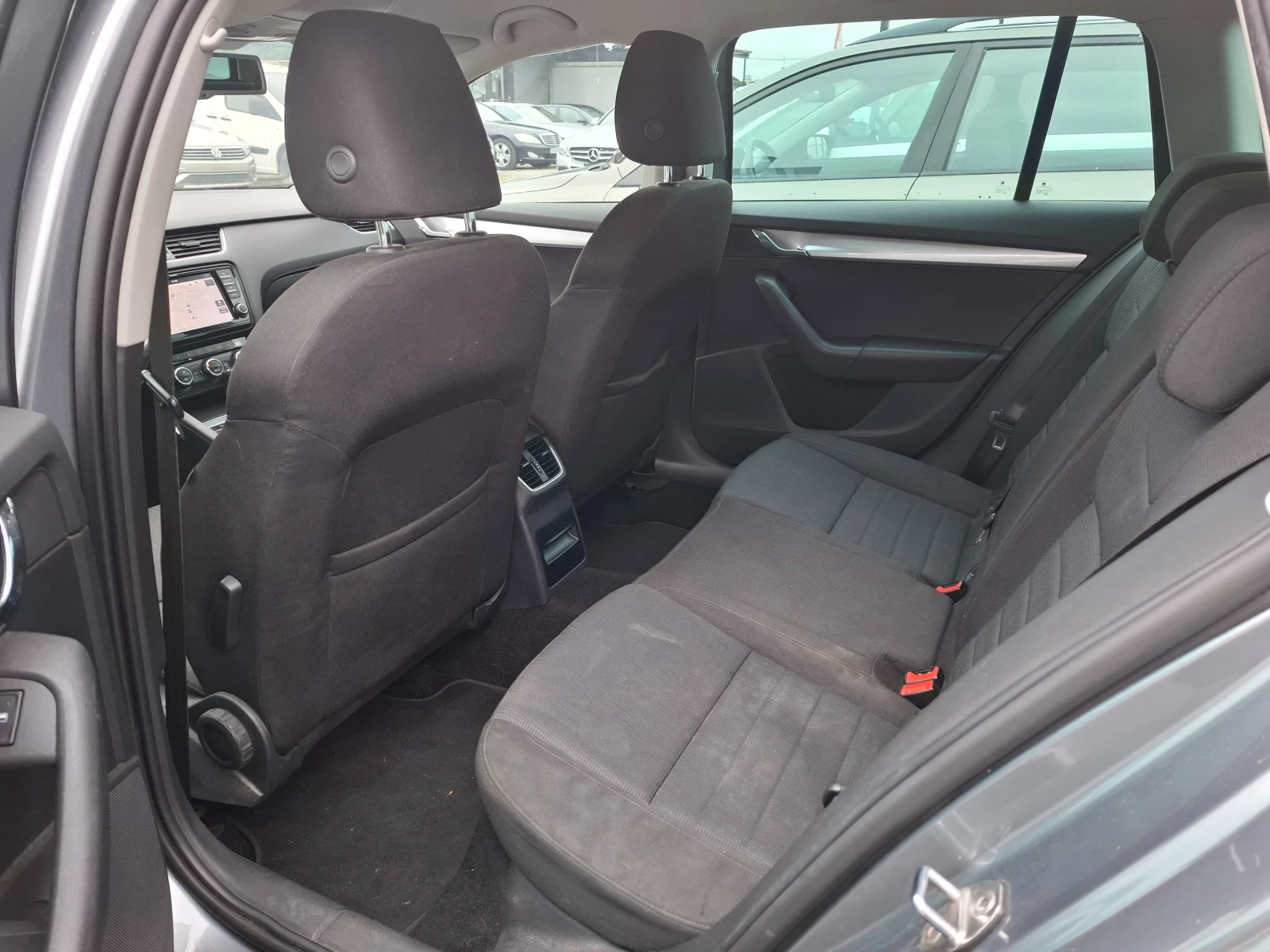 Skoda Octavia 1.8TSI  180к.с. 4x4 Автомат  - изображение 9