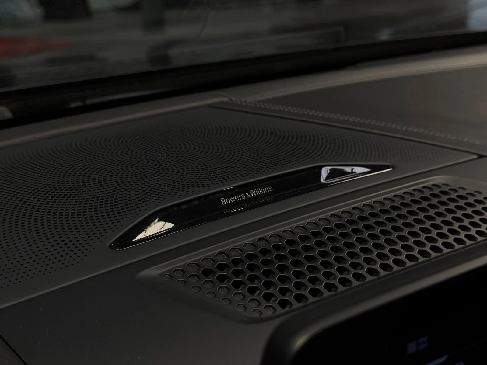 BMW M8 Competition* Facelift* Akrapovic* B&W * HeadUp 950 | Mobile.bg   15