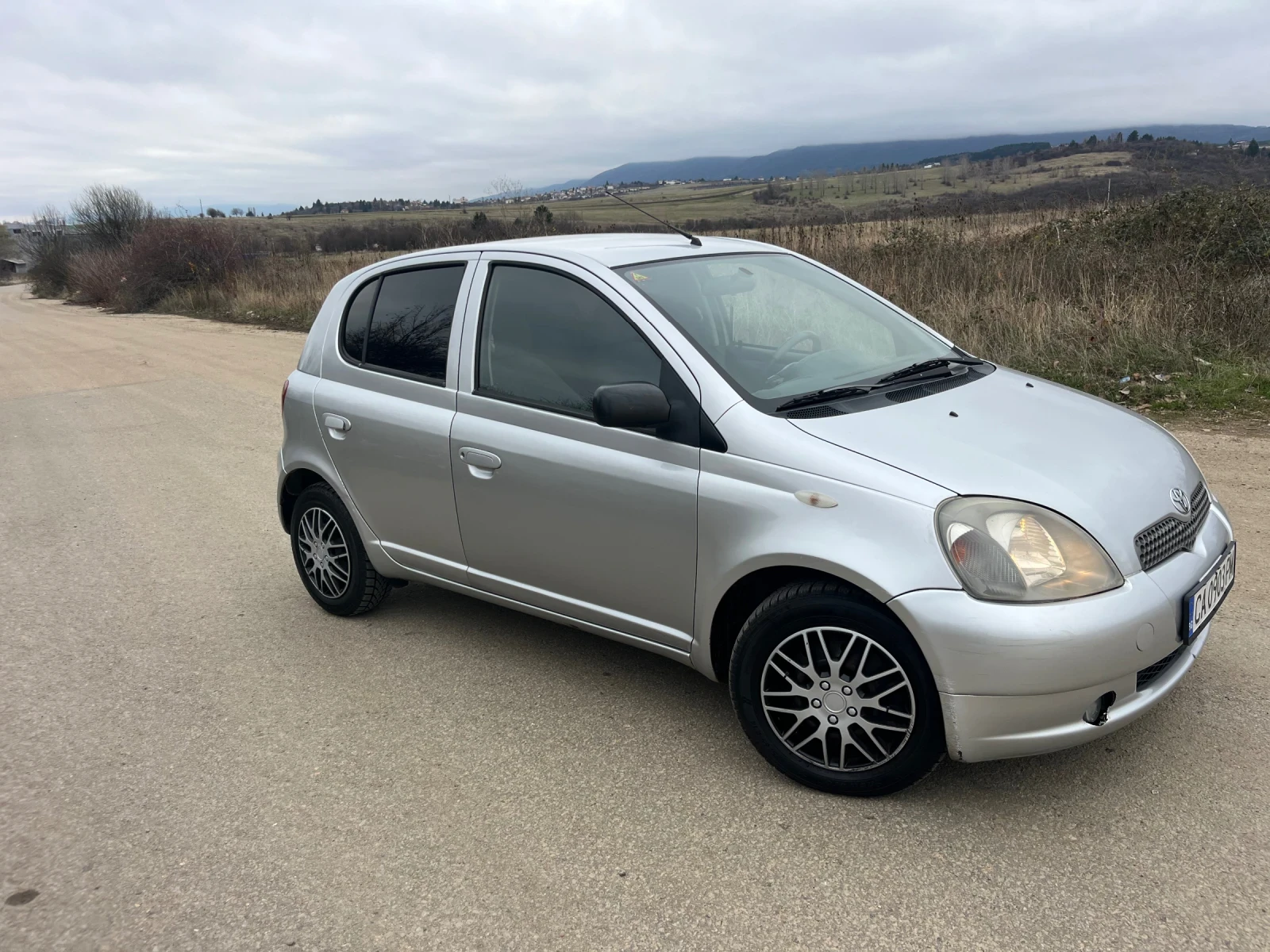 Toyota Yaris 1, 3vvt-I газ/бензин - изображение 2