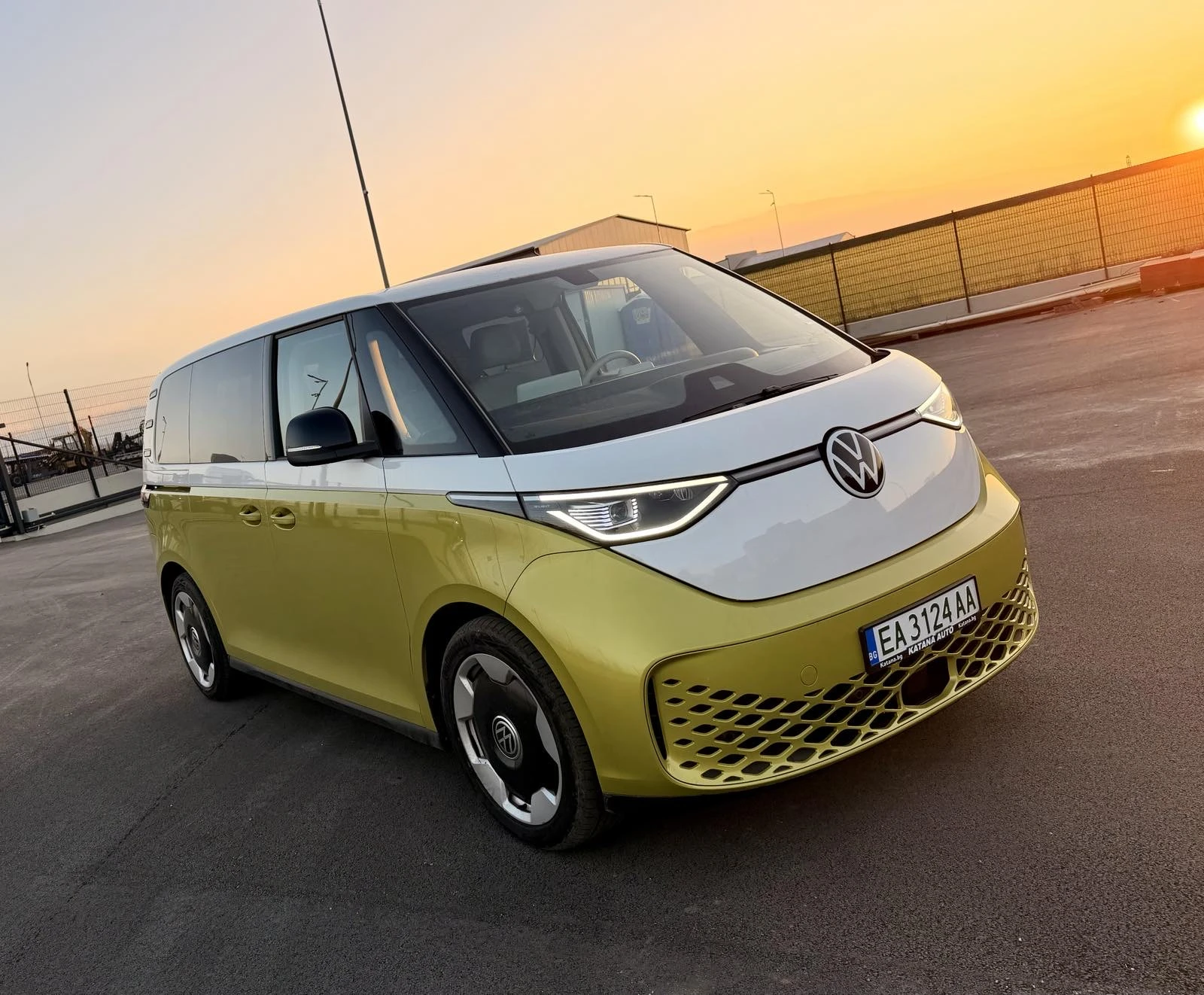 VW ID.Buzz ID.Buzz 16000KM Първи собственик - изображение 4