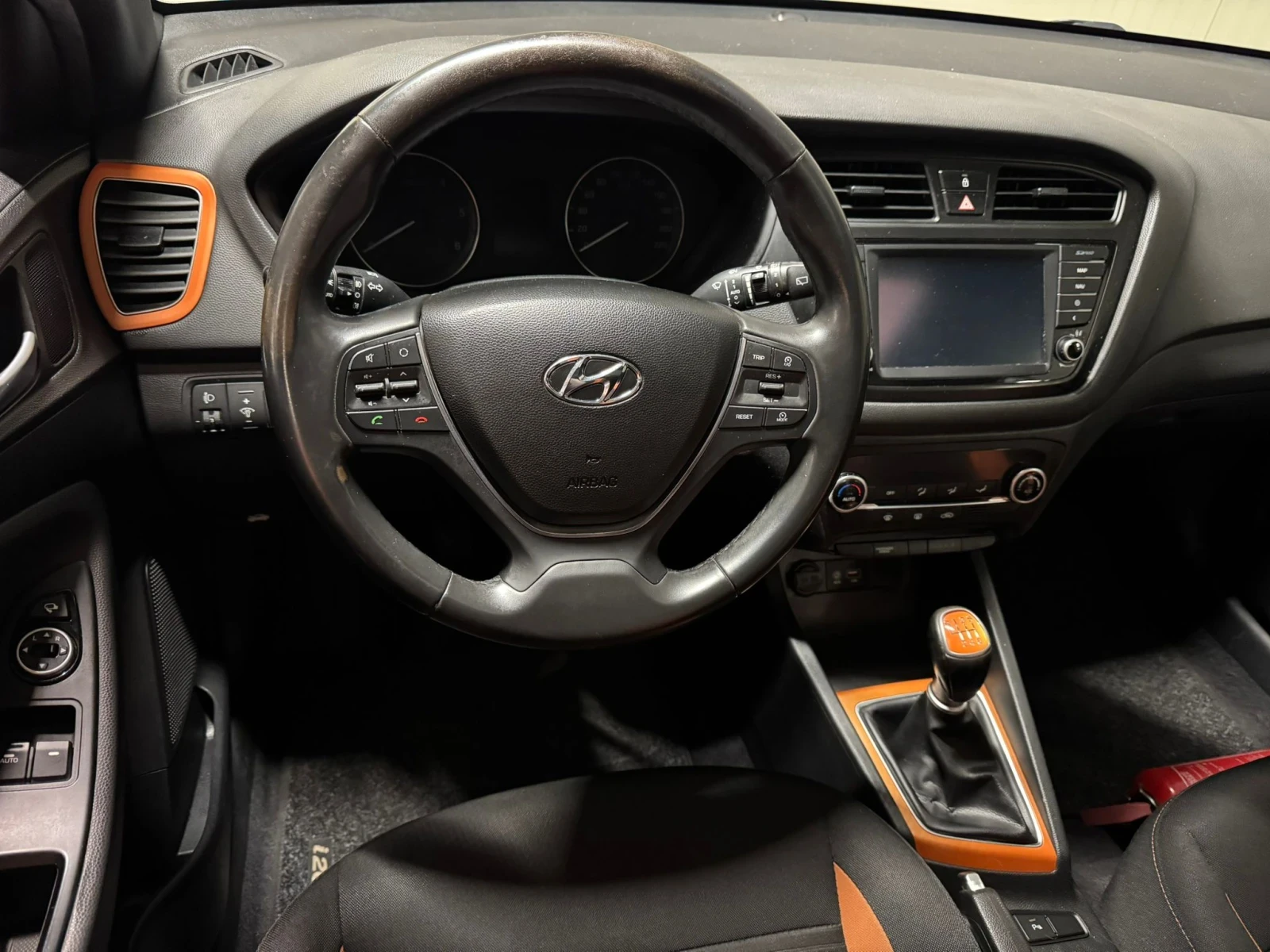 Hyundai I20 1.4 Panorama, Navi, Camera | Mobile.bg � ����������� 9