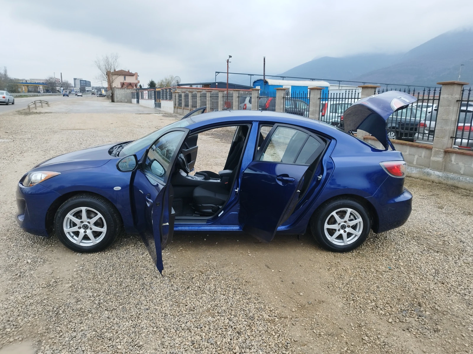 Mazda 3 1.6I 105 kc AUTOMAT, снимка 9 - Автомобили и джипове - 53952963