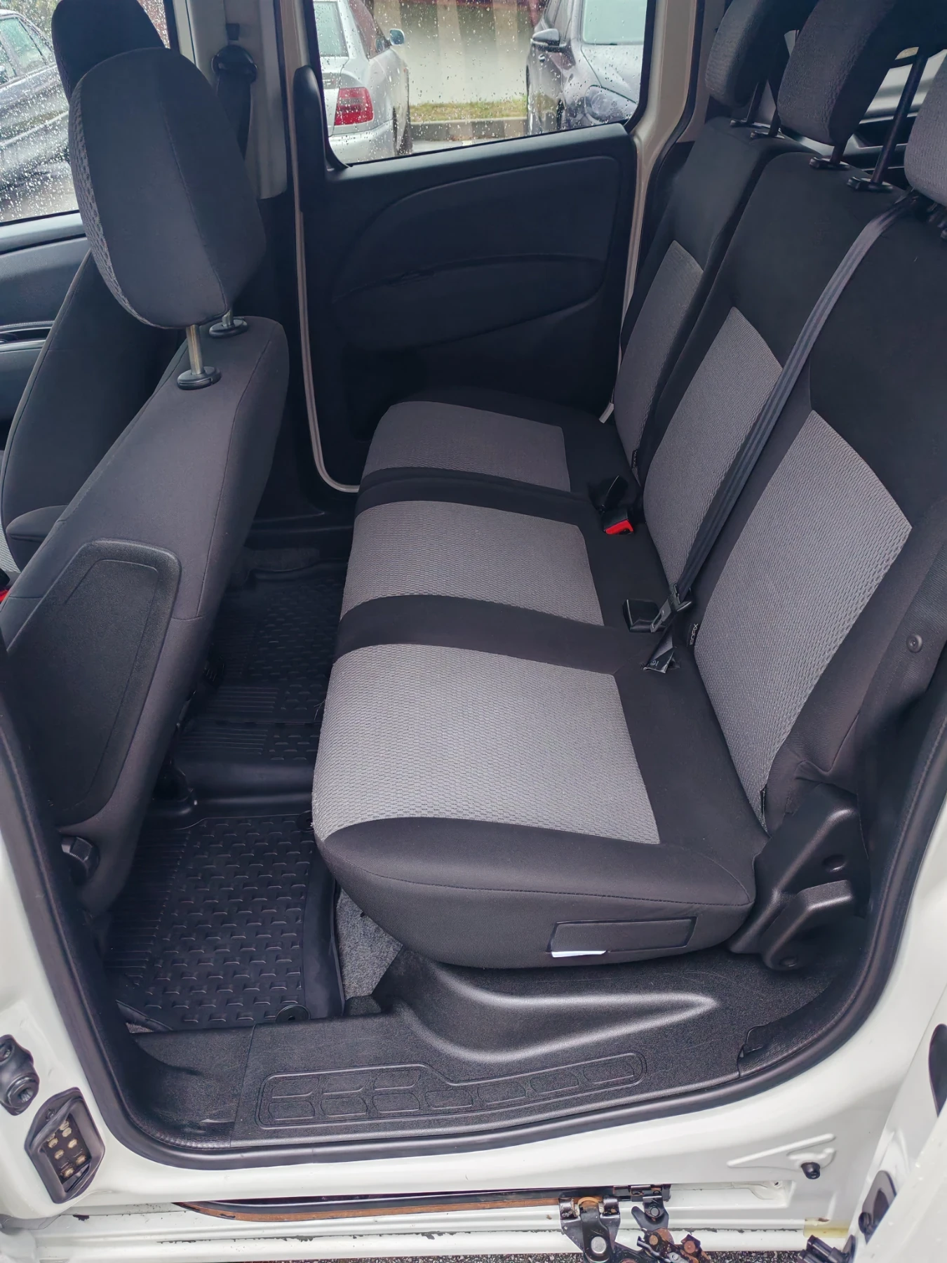 Fiat Doblo 1.6 jtb 90к.с. с гаранция, снимка 11 - Автомобили и джипове - 54134445