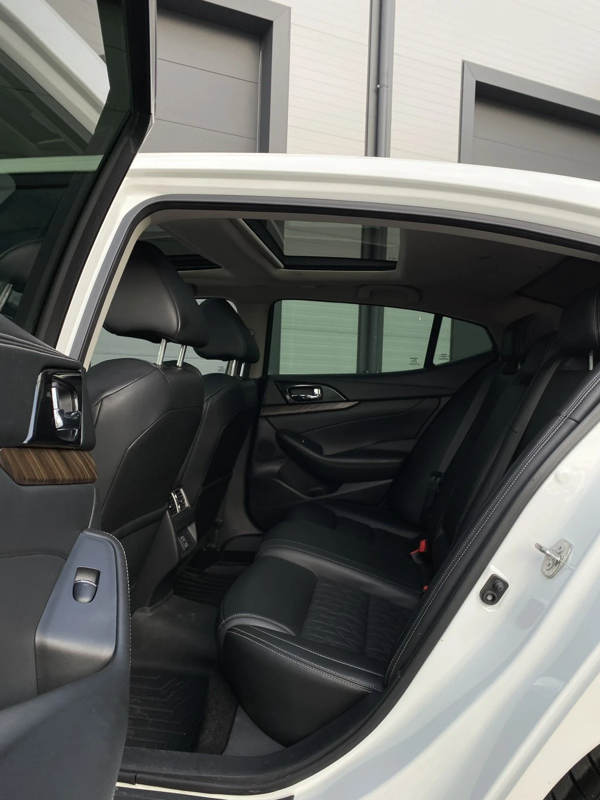 Nissan Maxima * 3.5 PLATINUM* 360* ПОДГРЕВ* ОБДУХВАНЕ* , снимка 8 - Автомобили и джипове - 54473702