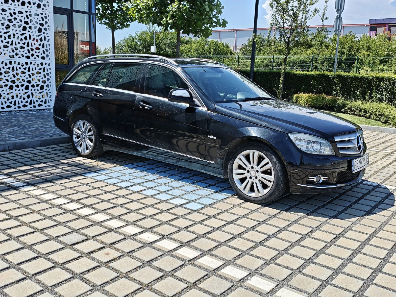 Mercedes-Benz C 220, снимка 2 - Автомобили и джипове - 54856328