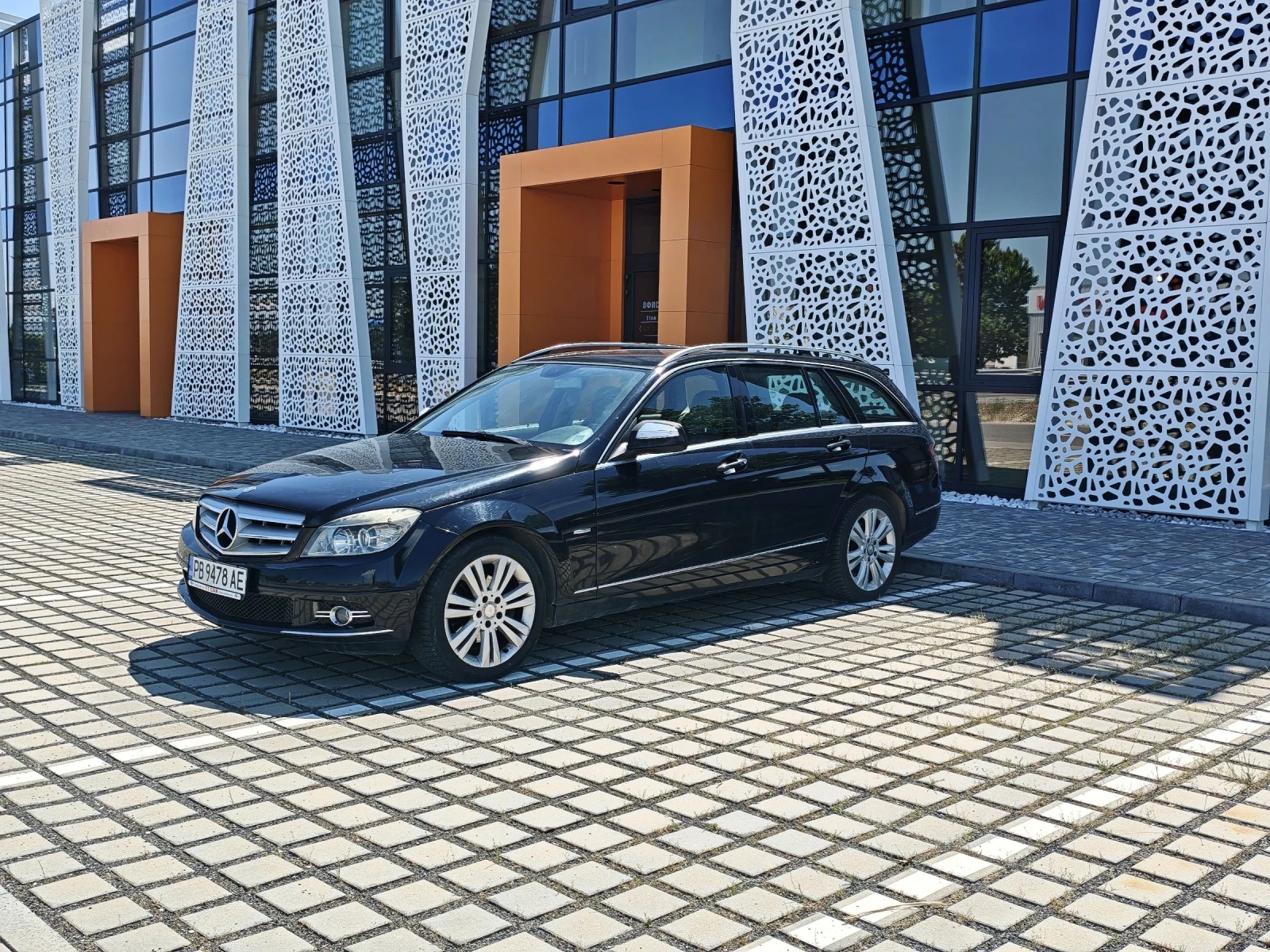 Mercedes-Benz C 220, снимка 4 - Автомобили и джипове - 54856328