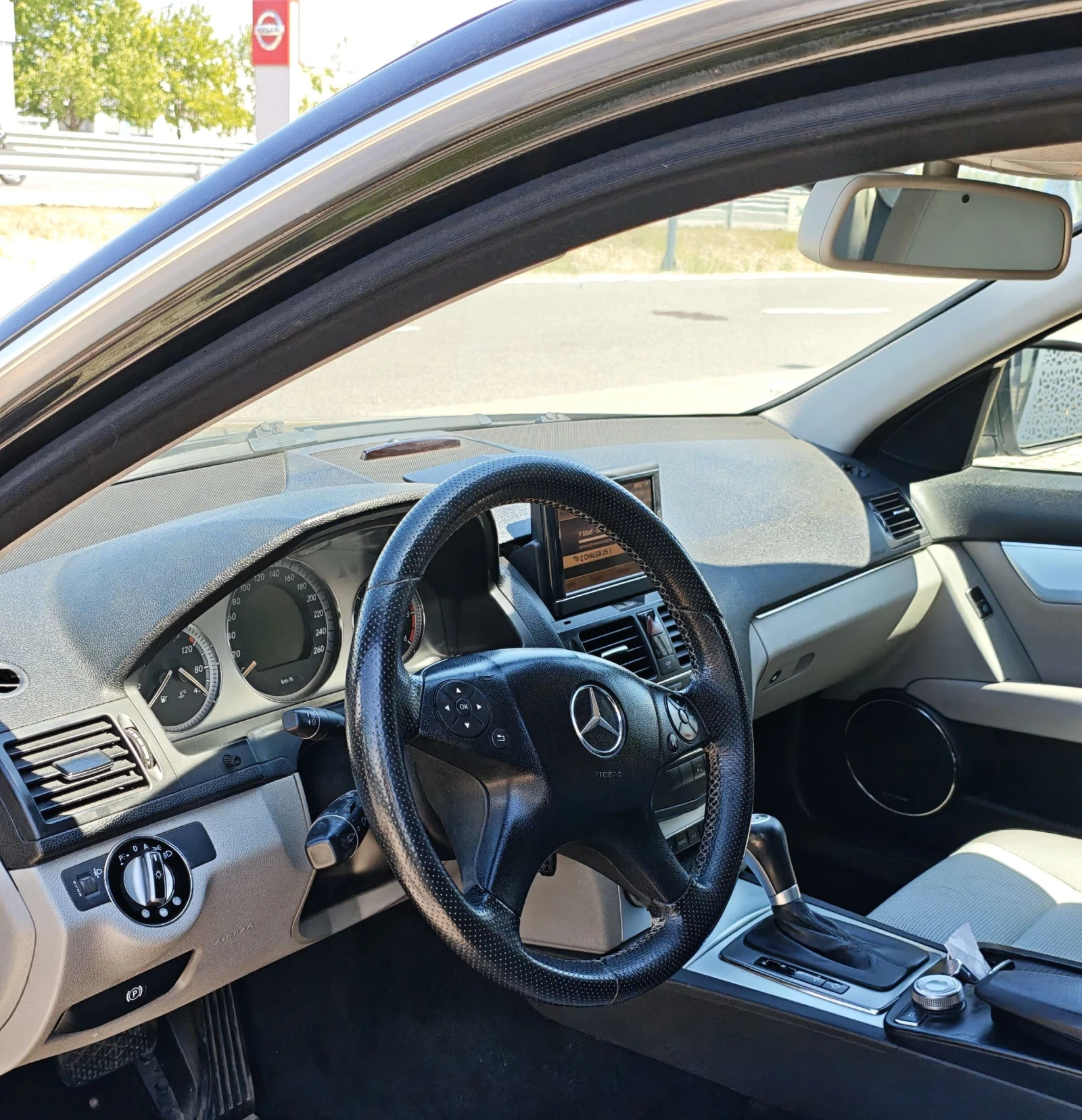 Mercedes-Benz C 220, снимка 8 - Автомобили и джипове - 54856328