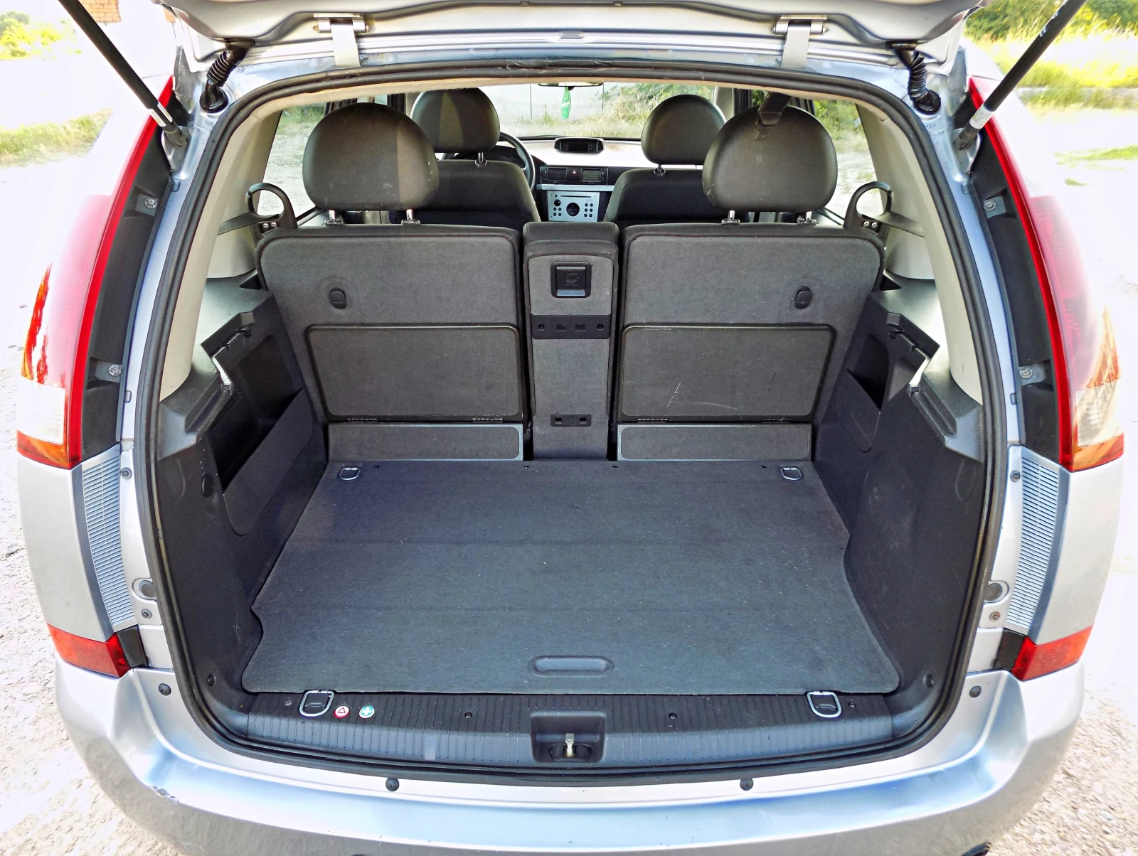 Opel Meriva 1.6i/ГАЗ/РАБОТЕЩ КЛИМАТИК/ВСИЧКО ПЛАТЕНО, снимка 11 - Автомобили и джипове - 55015788