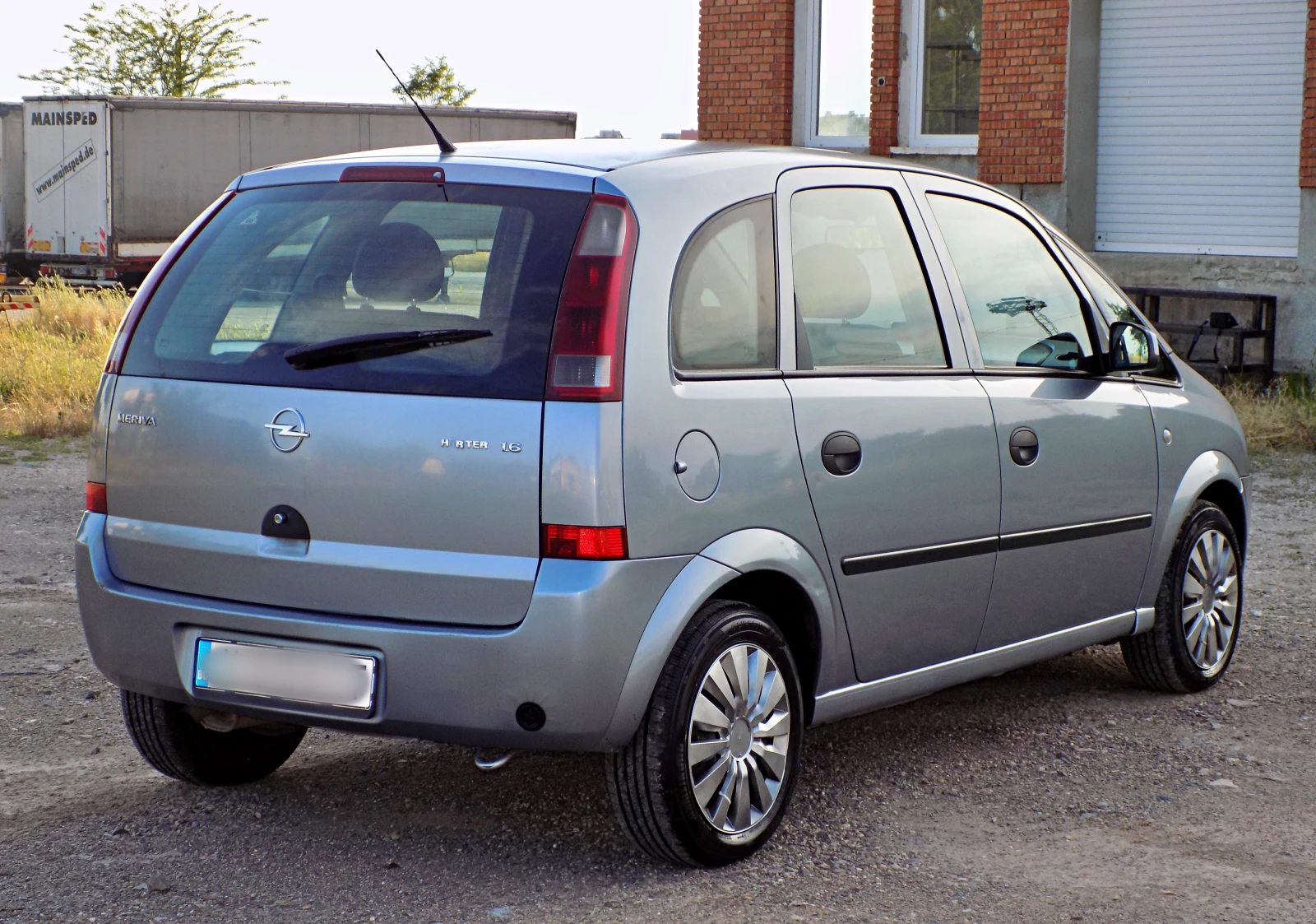 Opel Meriva 1.6i/ГАЗ/РАБОТЕЩ КЛИМАТИК/ВСИЧКО ПЛАТЕНО, снимка 4 - Автомобили и джипове - 55015788