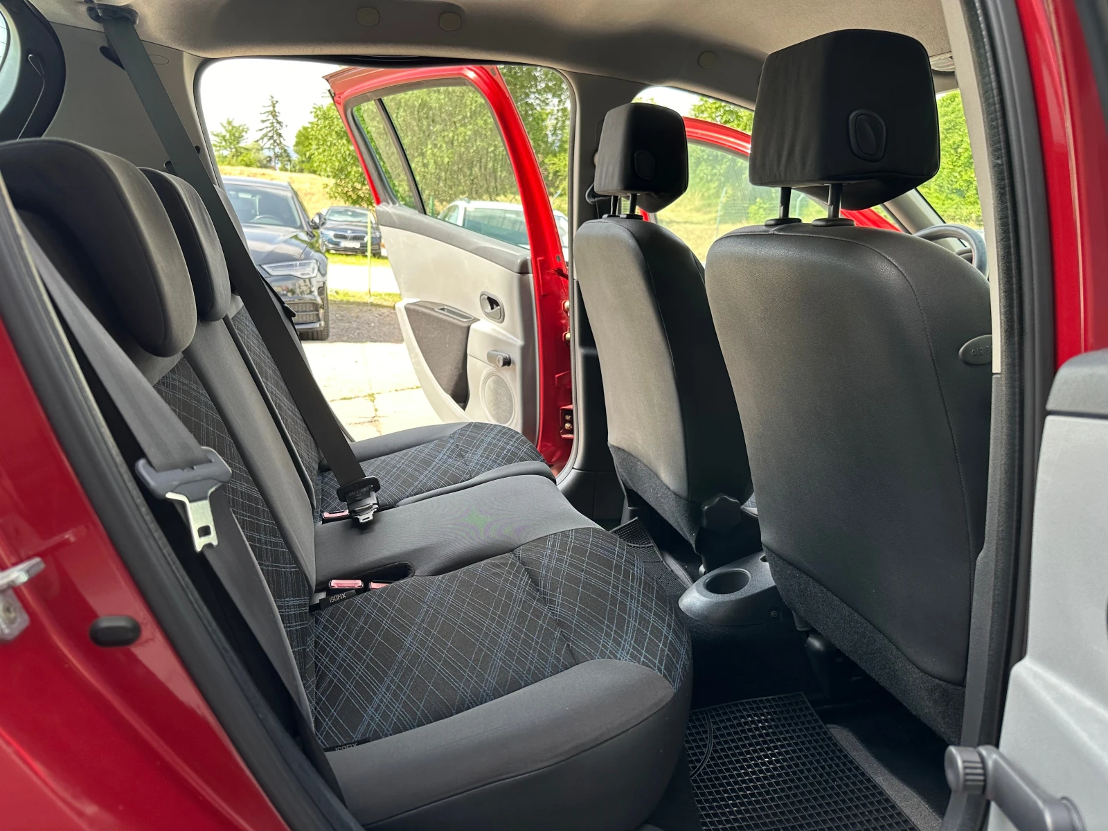 Renault Clio 1.2i 75кс КЛИМАТИК, снимка 13 - Автомобили и джипове - 55165975