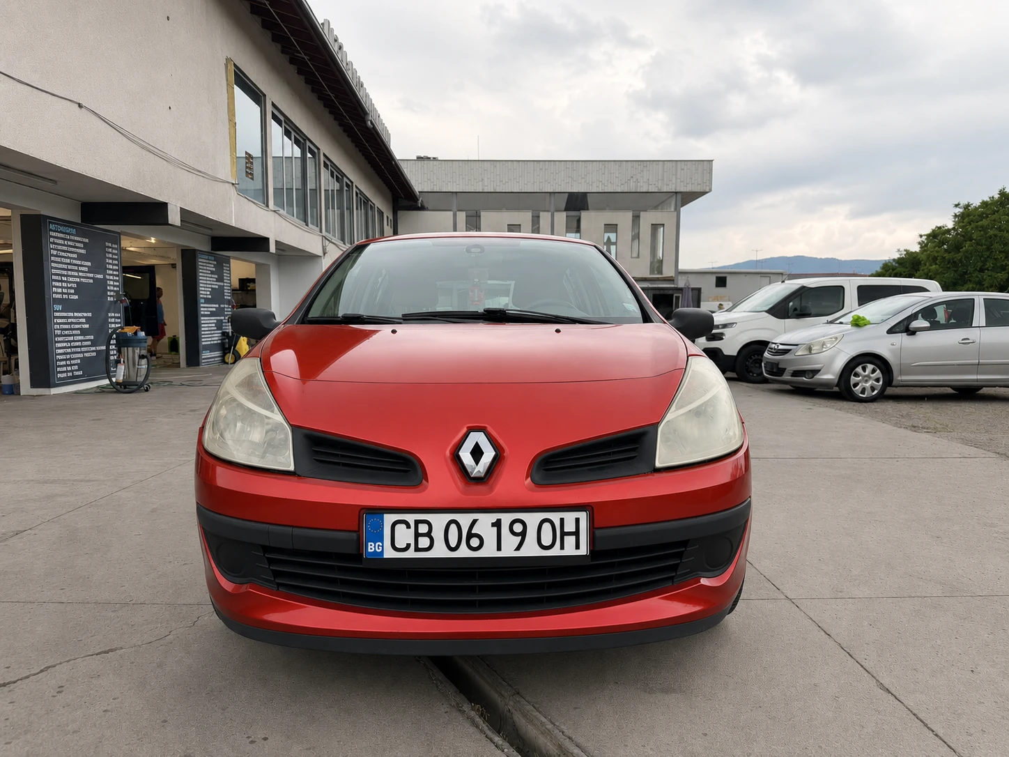 Renault Clio 1.2i 75кс КЛИМАТИК, снимка 2 - Автомобили и джипове - 55165975