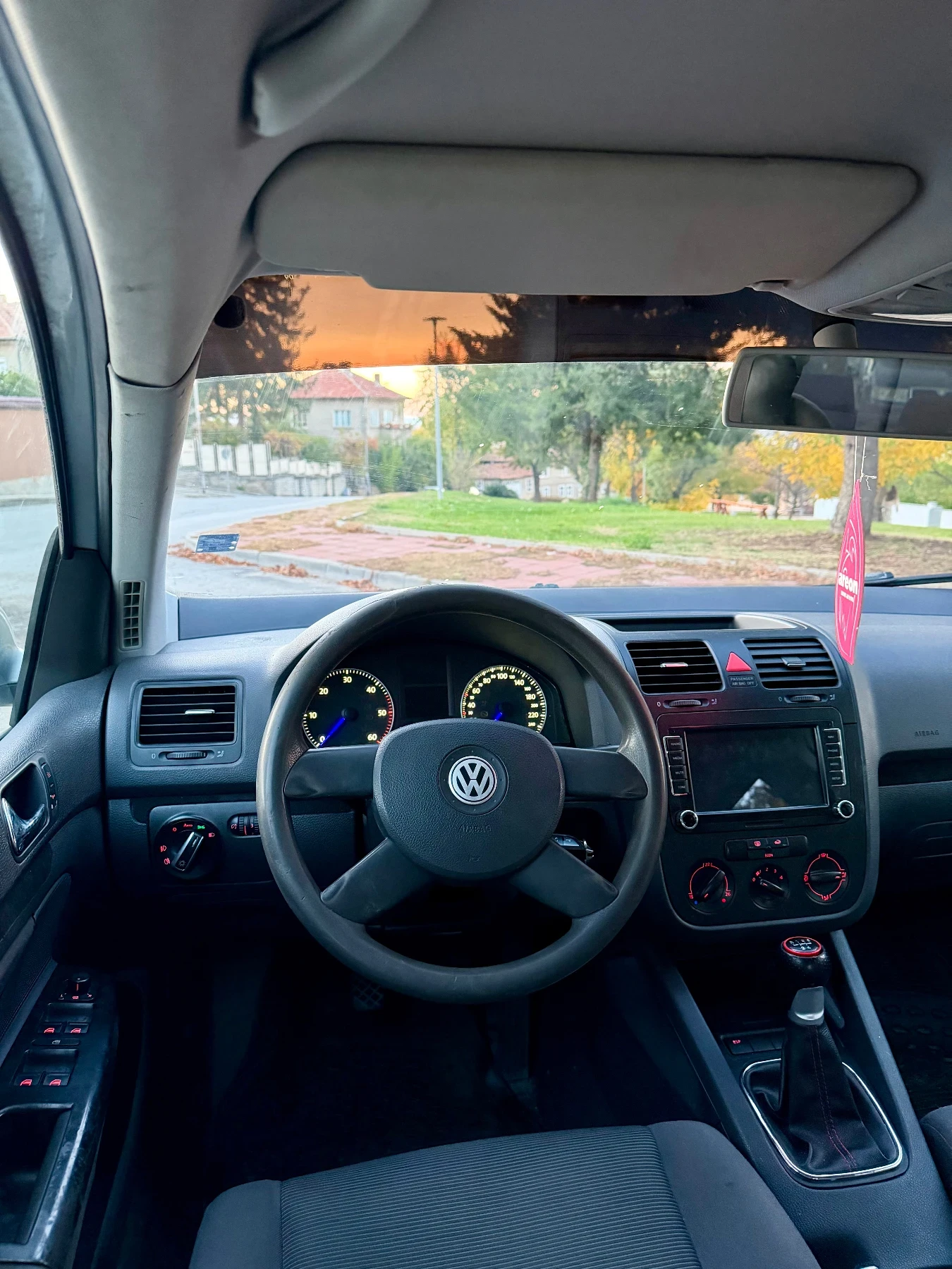 VW Golf 1.9 TDI, снимка 10 - Автомобили и джипове - 56640340