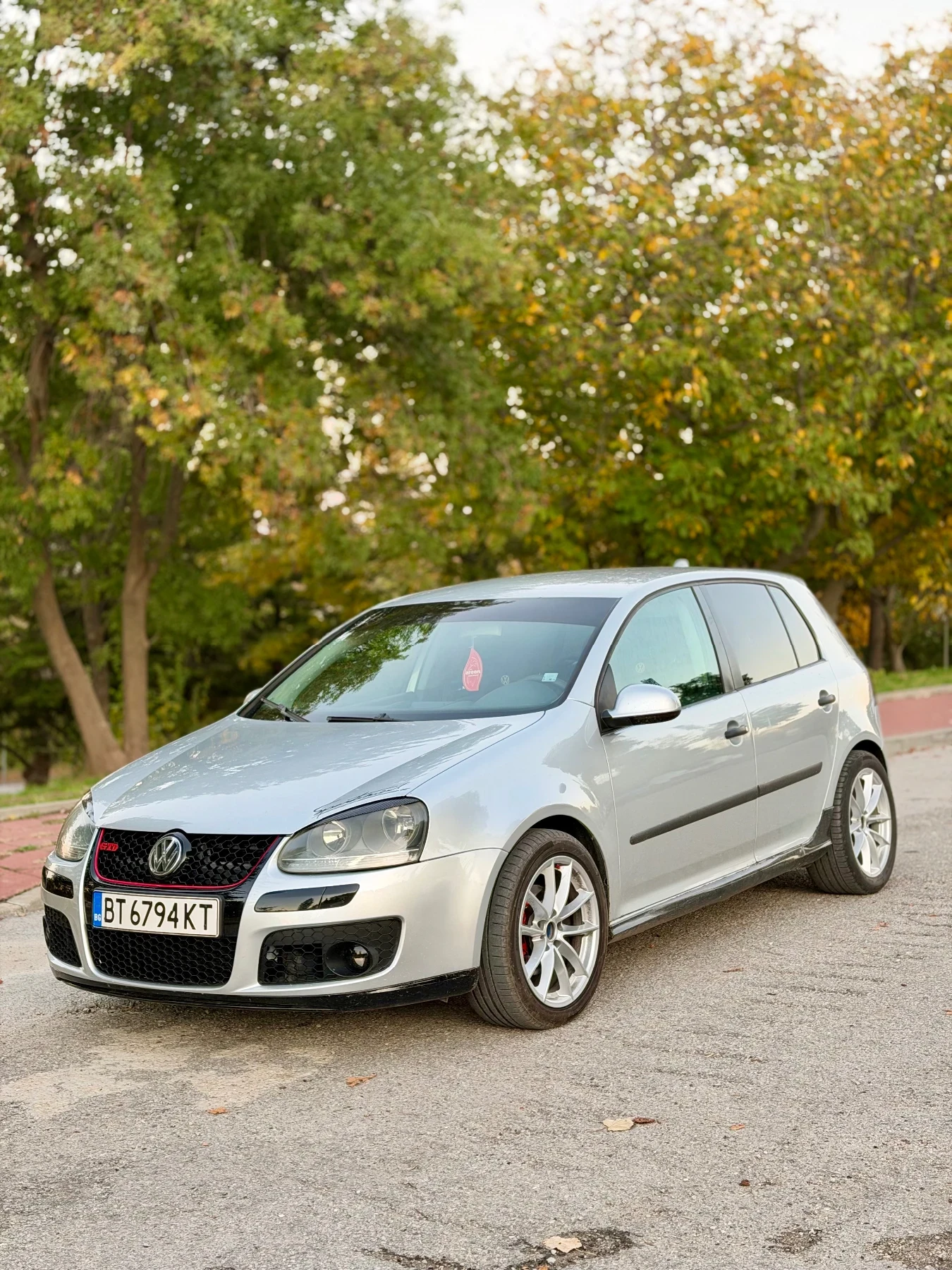 VW Golf 1.9 TDI, снимка 3 - Автомобили и джипове - 56640340