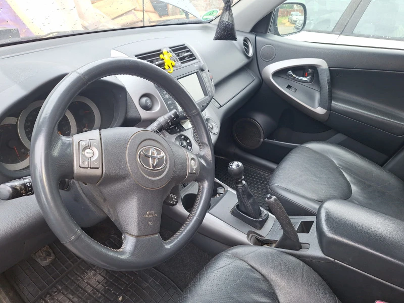 Toyota Rav4, снимка 8 - Автомобили и джипове - 47286013