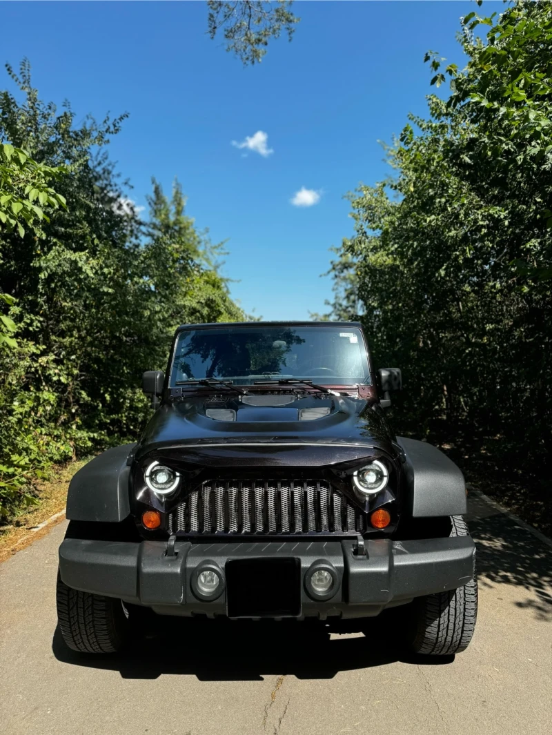Jeep Wrangler 3.6i SAHARA, снимка 2 - Автомобили и джипове - 52408988