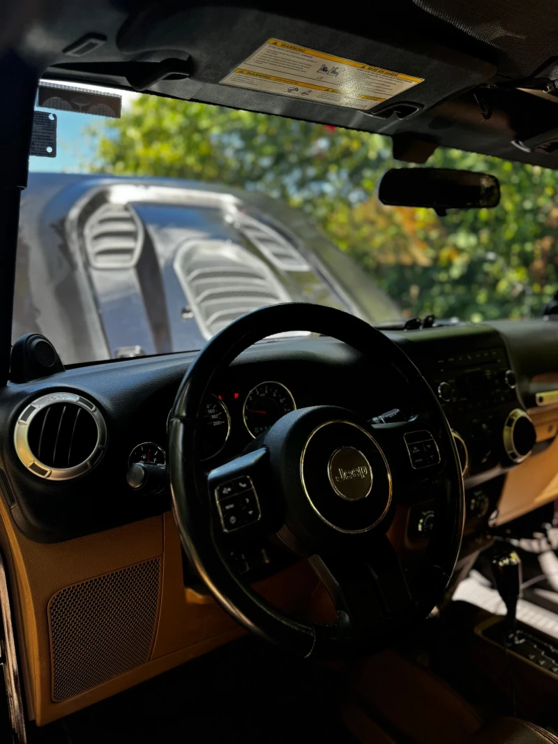 Jeep Wrangler 3.6i SAHARA, снимка 8 - Автомобили и джипове - 52408988