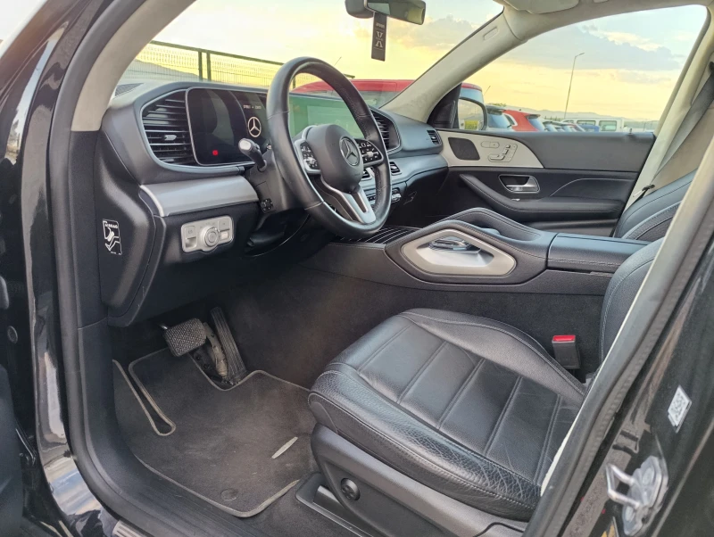 Mercedes-Benz GLE 400 400d * AMG* Nigth* Burm* Pano* 4MATIK* , снимка 9 - Автомобили и джипове - 52316209