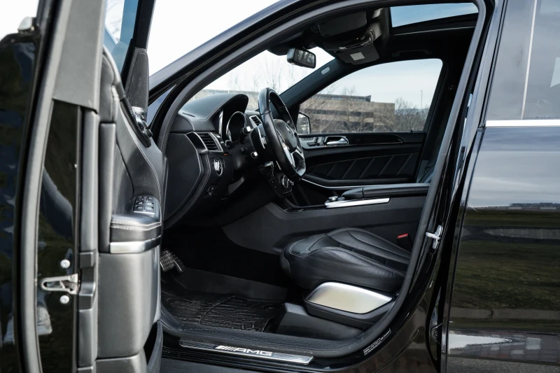 Mercedes-Benz GL 63 AMG V 8 BI* 6+ 1 * HARMAN/ KARDON * PODGREV/ OBDUH * , снимка 10 - Автомобили и джипове - 53564424