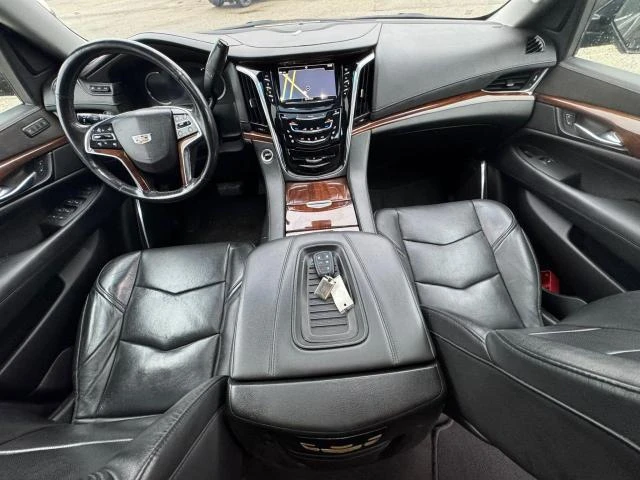 Cadillac Escalade LUXURY, снимка 6 - Автомобили и джипове - 48539299