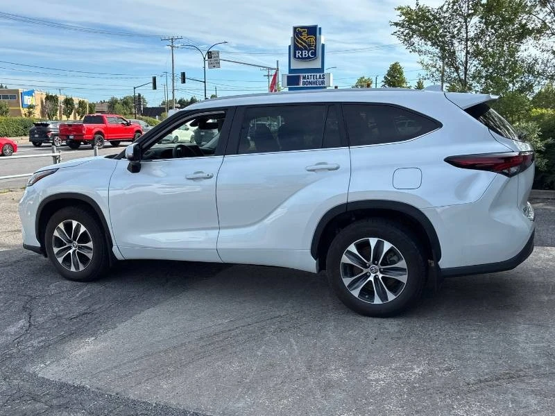 Toyota Highlander * XLE AWD * 7 МЕСТЕН * ДИСТРОНИК * CARFAX, снимка 8 - Автомобили и джипове - 55738396