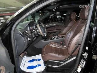 Mercedes-Benz GLE 63 S AMG 4MATIC* FULL* ФИКСИРАНА ЦЕНА* , снимка 6 - Автомобили и джипове - 56182893