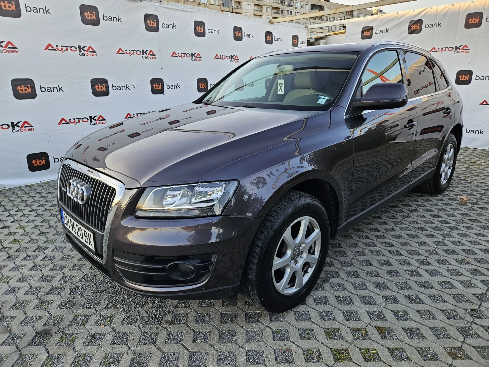 Audi Q5 2.0TDI-170кс= АВТОМАТ= 4х4= ПАНОРАМА= ОБСЛУЖЕН - изображение 6