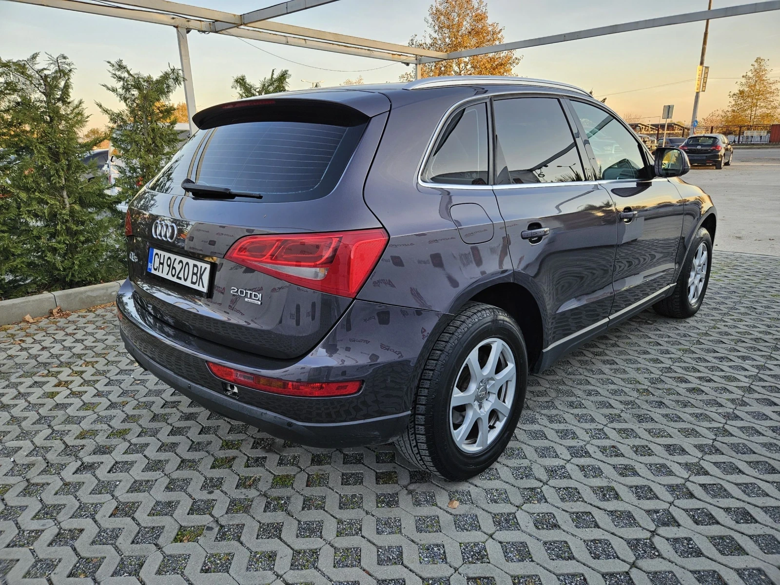 Audi Q5 2.0TDI-170кс= АВТОМАТ= 4х4= ПАНОРАМА= ОБСЛУЖЕН - изображение 3