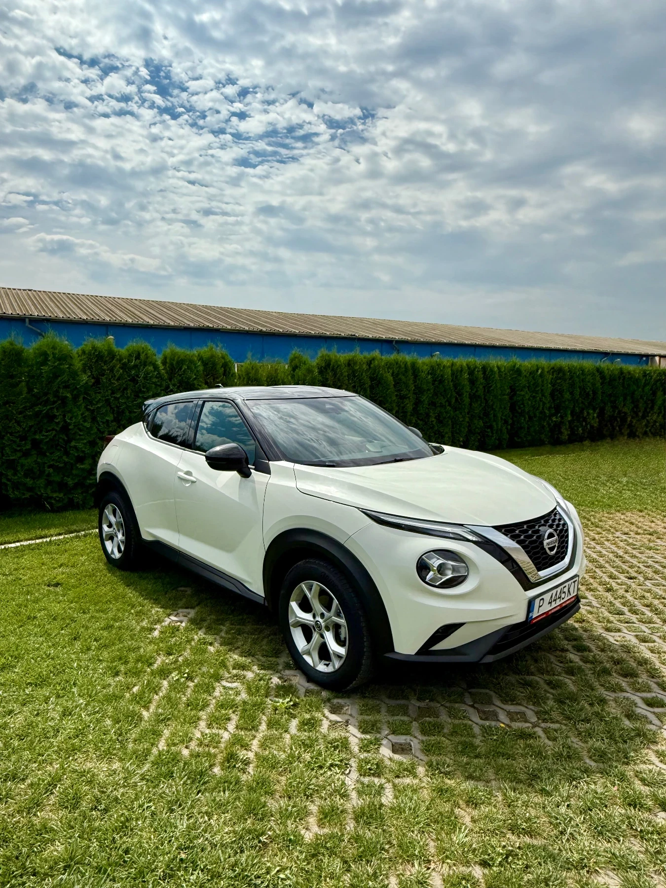 Nissan Juke 1.0 DIG-T N-Connecta TT DCT  - изображение 2