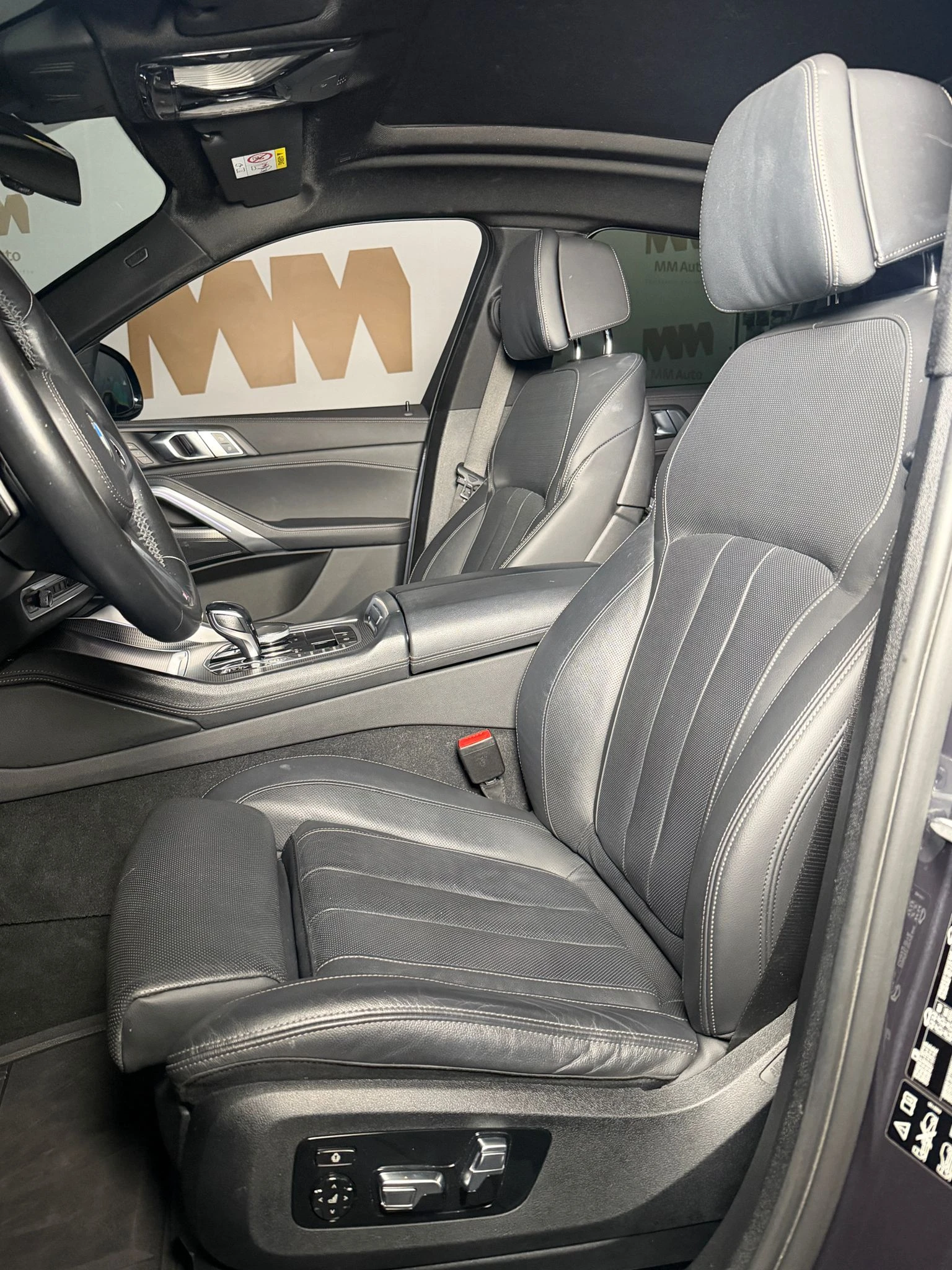 BMW X6 40d xDrive* M-Sport* HuD* Keyless* Pano, снимка 8 - Автомобили и джипове - 54191429