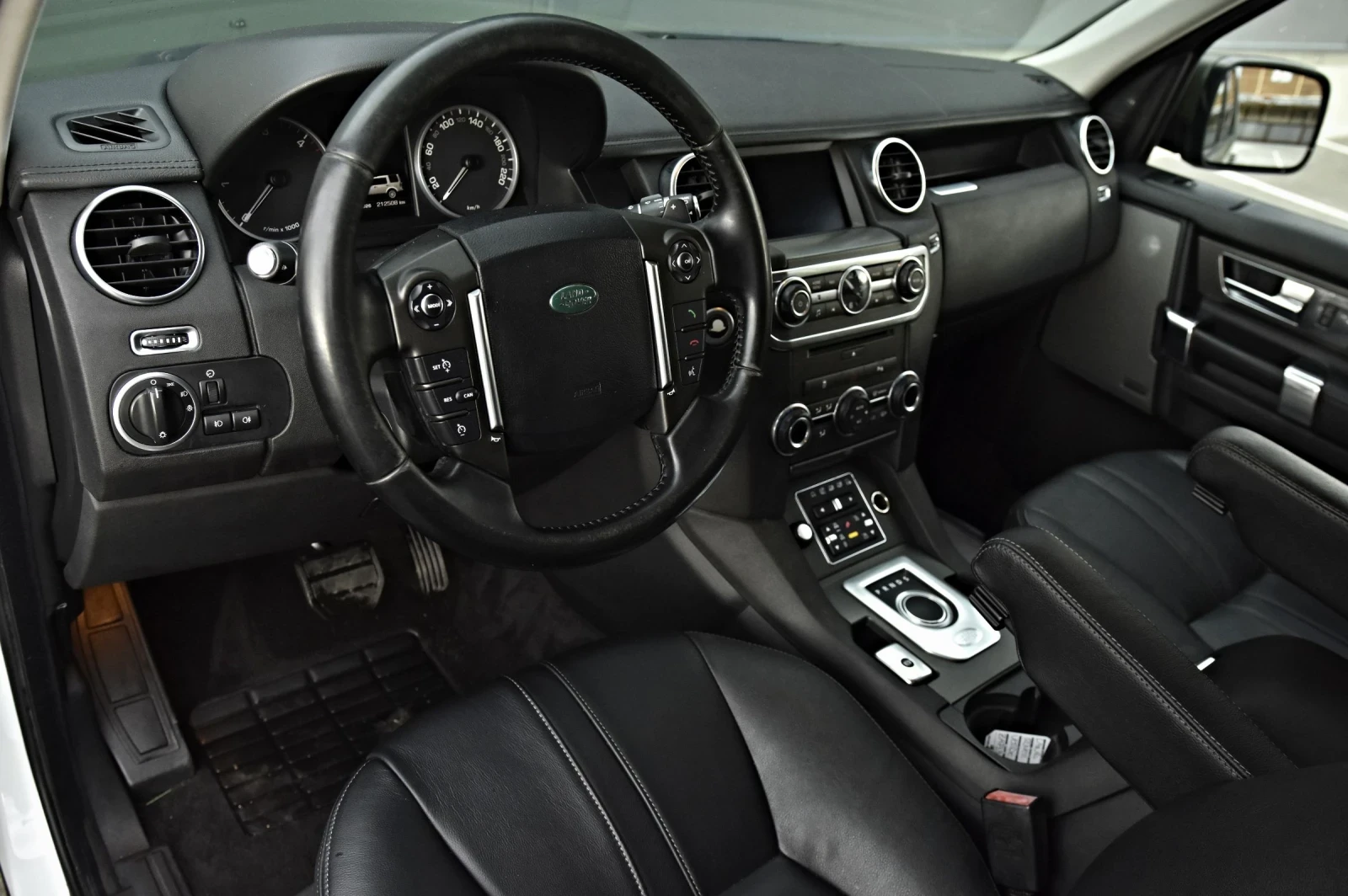 Land Rover Discovery IV , снимка 7 - Автомобили и джипове - 54370642
