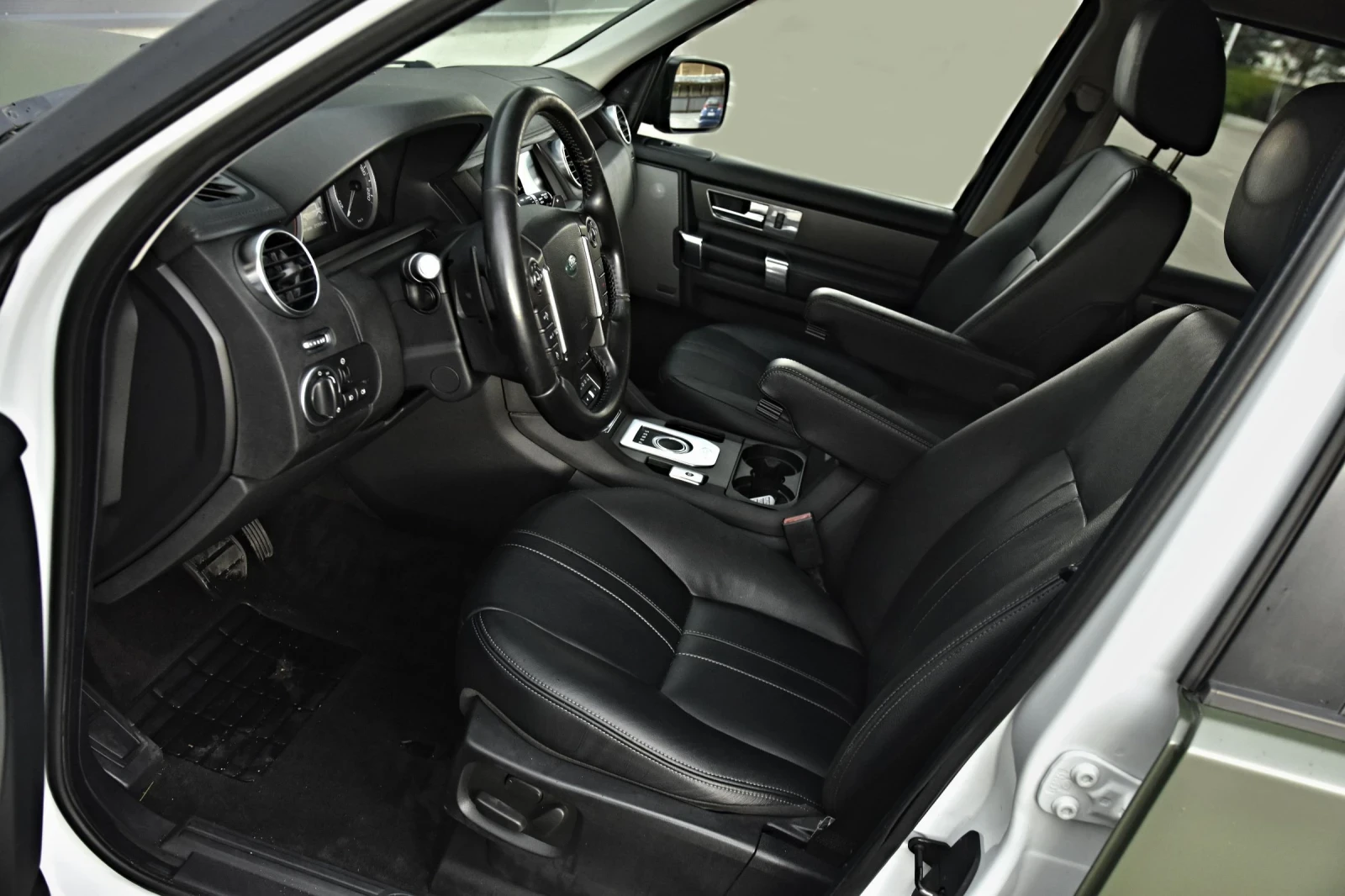 Land Rover Discovery IV , снимка 13 - Автомобили и джипове - 54370642