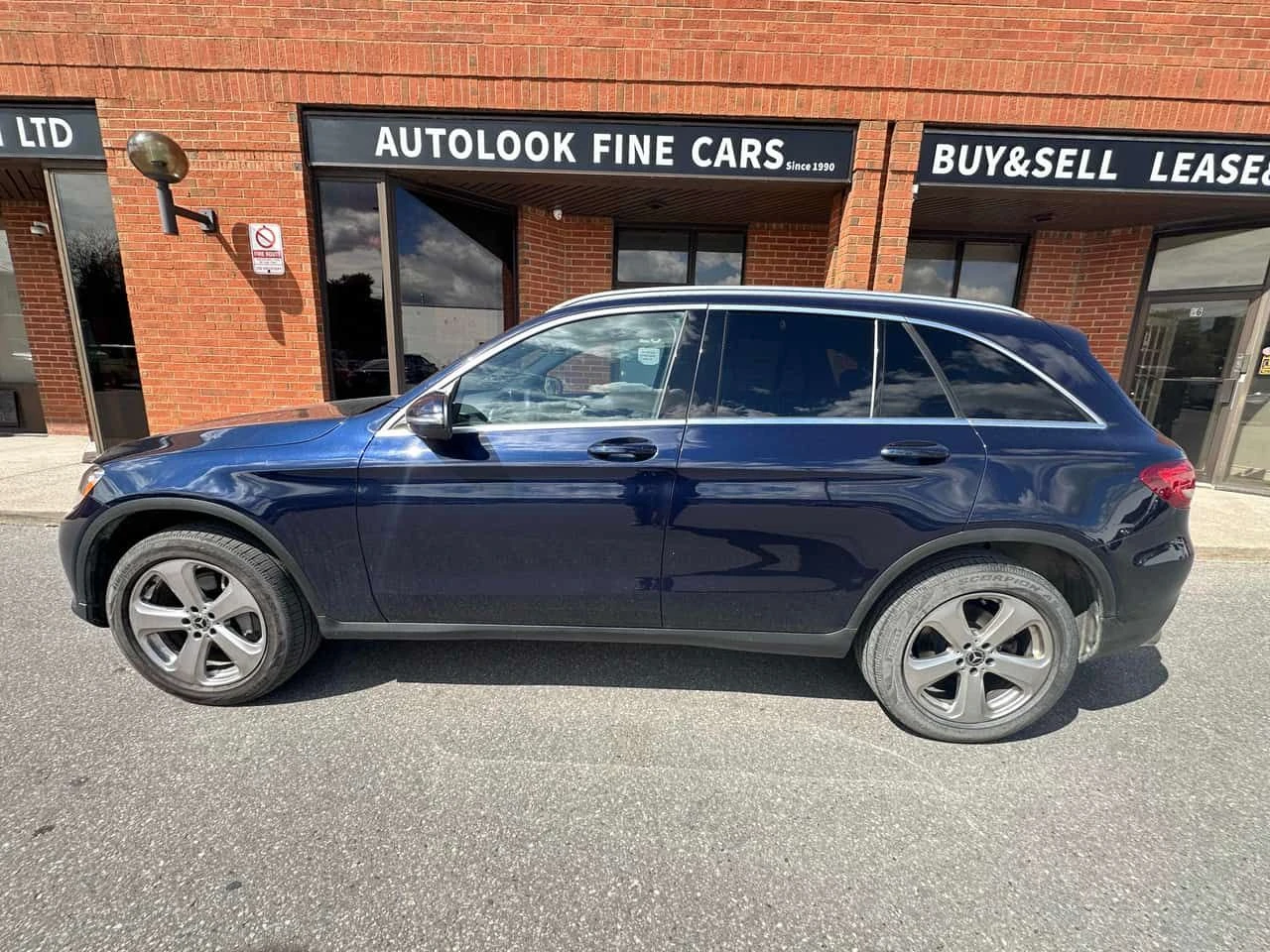 Mercedes-Benz GLC 300 CARFAX, снимка 2 - Автомобили и джипове - 54482963