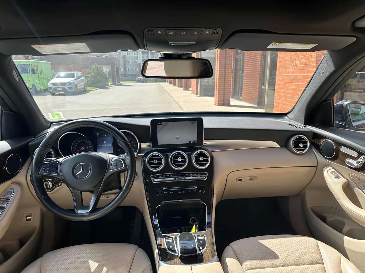 Mercedes-Benz GLC 300 CARFAX, снимка 9 - Автомобили и джипове - 54482963
