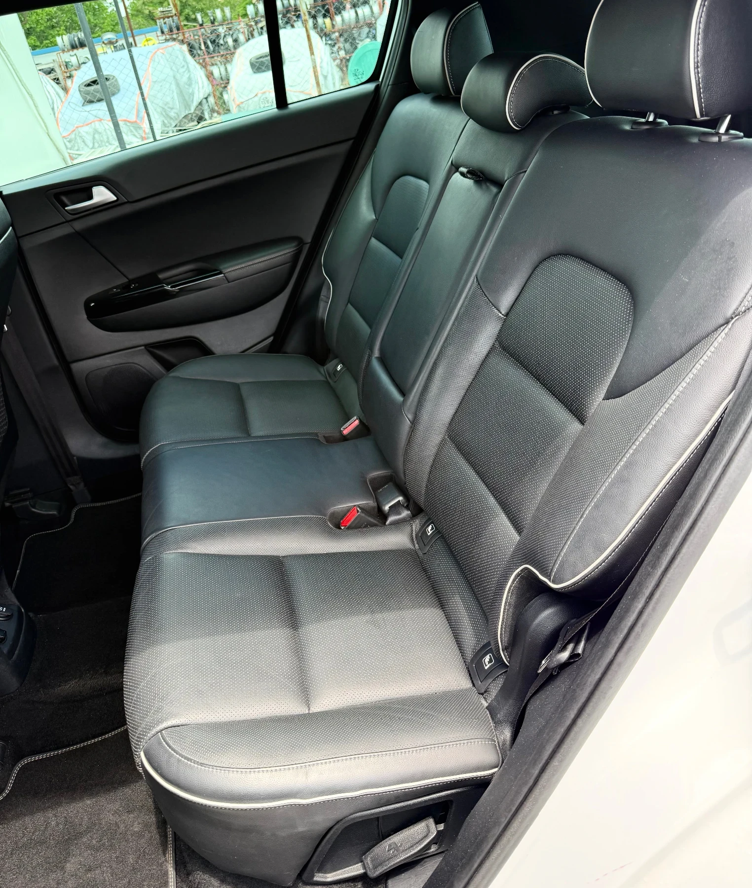 Kia Sportage GT Line* 4х4* Дистроник* Обдухване* JBL Швейцария, снимка 10 - Автомобили и джипове - 54754518