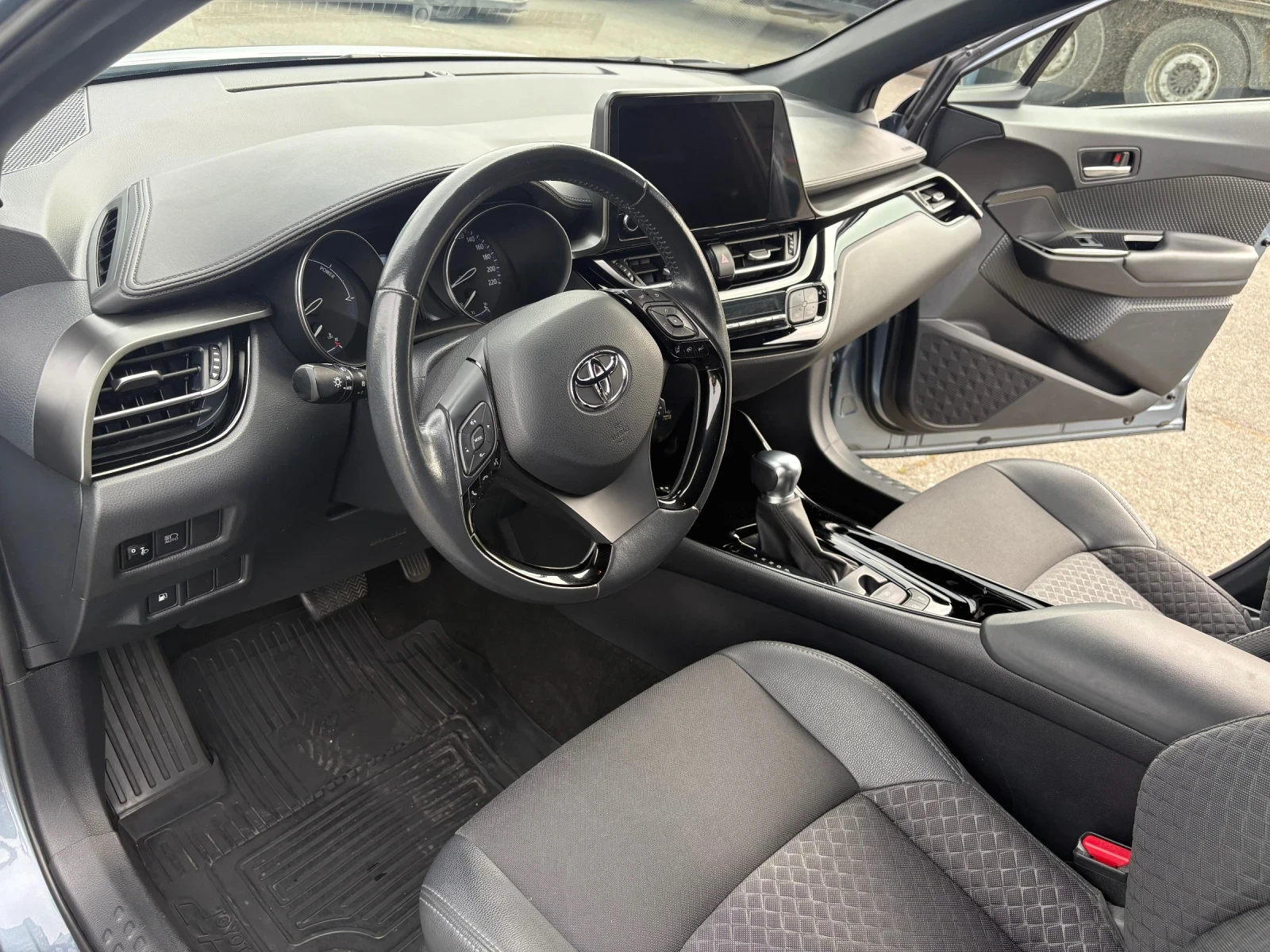 Toyota C-HR Trend Hybrid, снимка 8 - Автомобили и джипове - 54792709